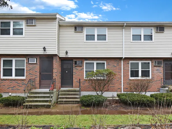 208 Blackstone Village #208, Meriden, CT 06450
