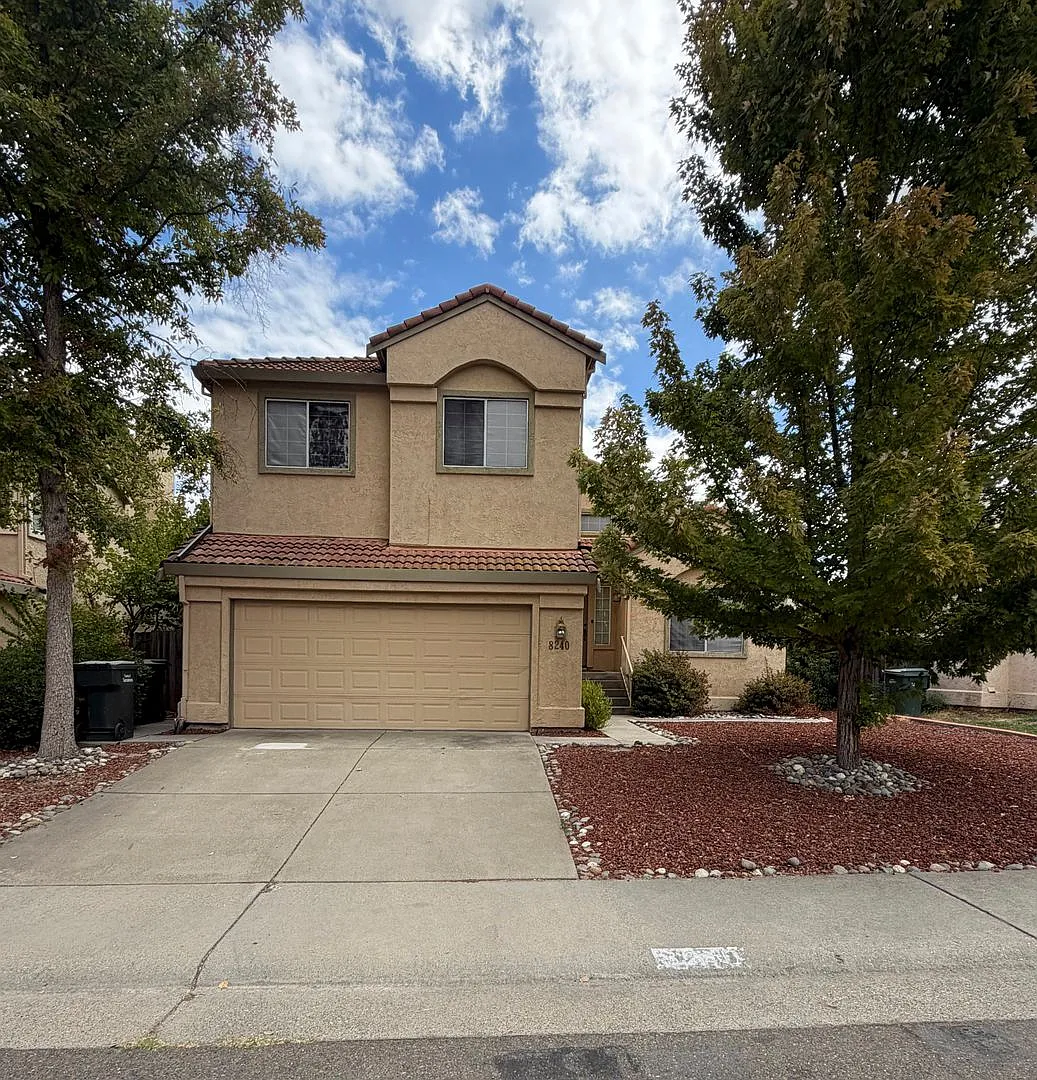 Nice Two-Story Home In Antelope!! — Photo 1