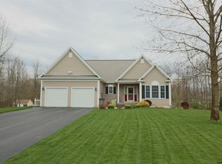 14 Lancaster Ct, Ballston Lake, NY 12019