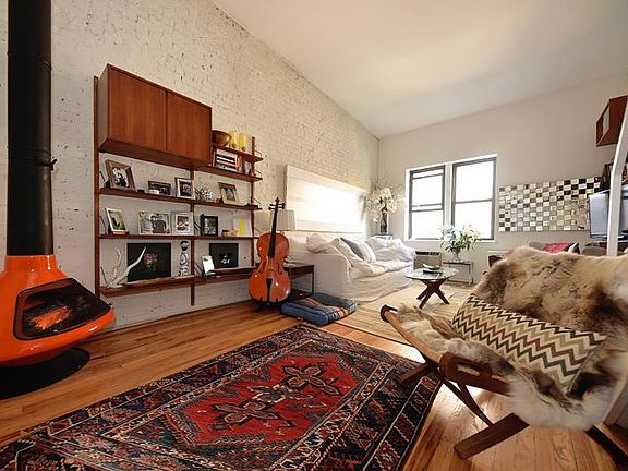 4th image of 225 W 14th St APT 5C