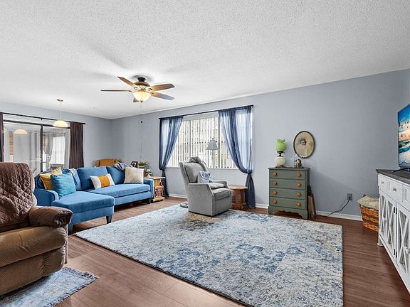 4th image of 195 SE Jenese Way