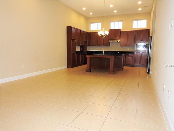 3rd image of 13885 Benavente Ave