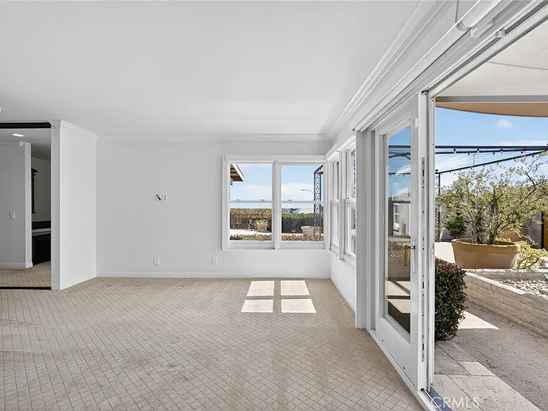 32201 Sea Island Dr — Photo 41