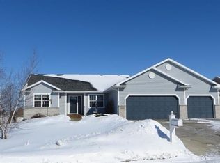 3172 Bull Run, Sun Prairie, WI 53590