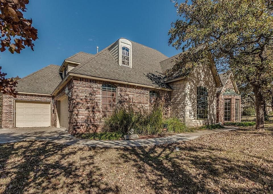 1st image of 2533 Whiteoak Dr