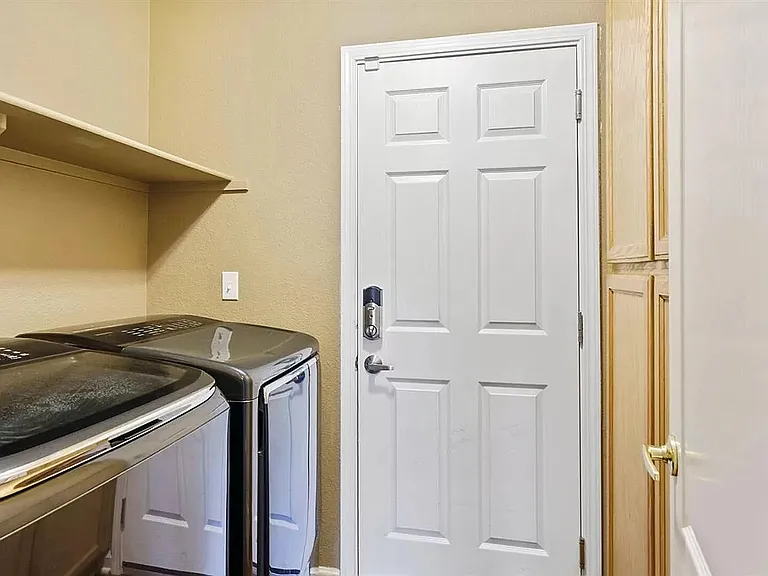 2293 Joseph Damon Dr — Photo 21
