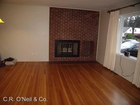 2nd image of 434 Carilla Ln