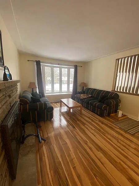 424 Tamarack Drive Waterloo — Photo 3