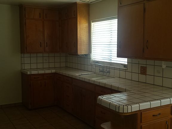 4th image of 4438 E Union Ave