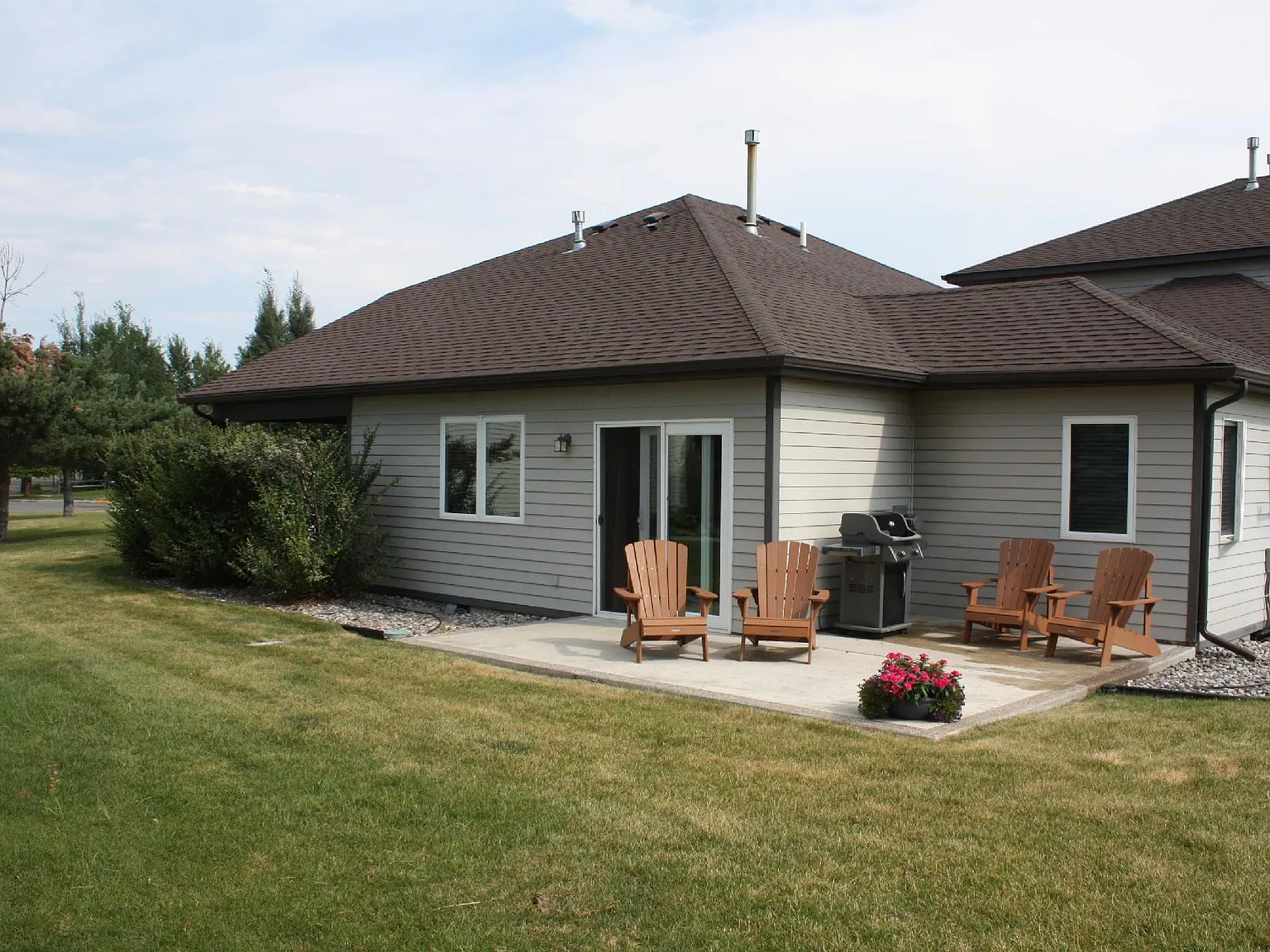 2 bed, 926 sqft, $3,000 — Photo 3