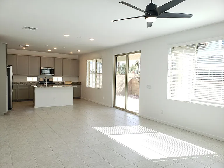 1315 W Crane Dr — Photo 5