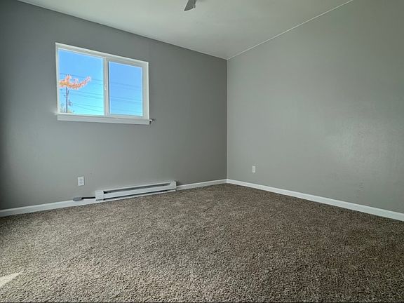 3rd image of 635 Eastland Dr S