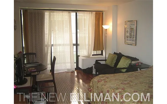Rented by Douglas Elliman | media 23