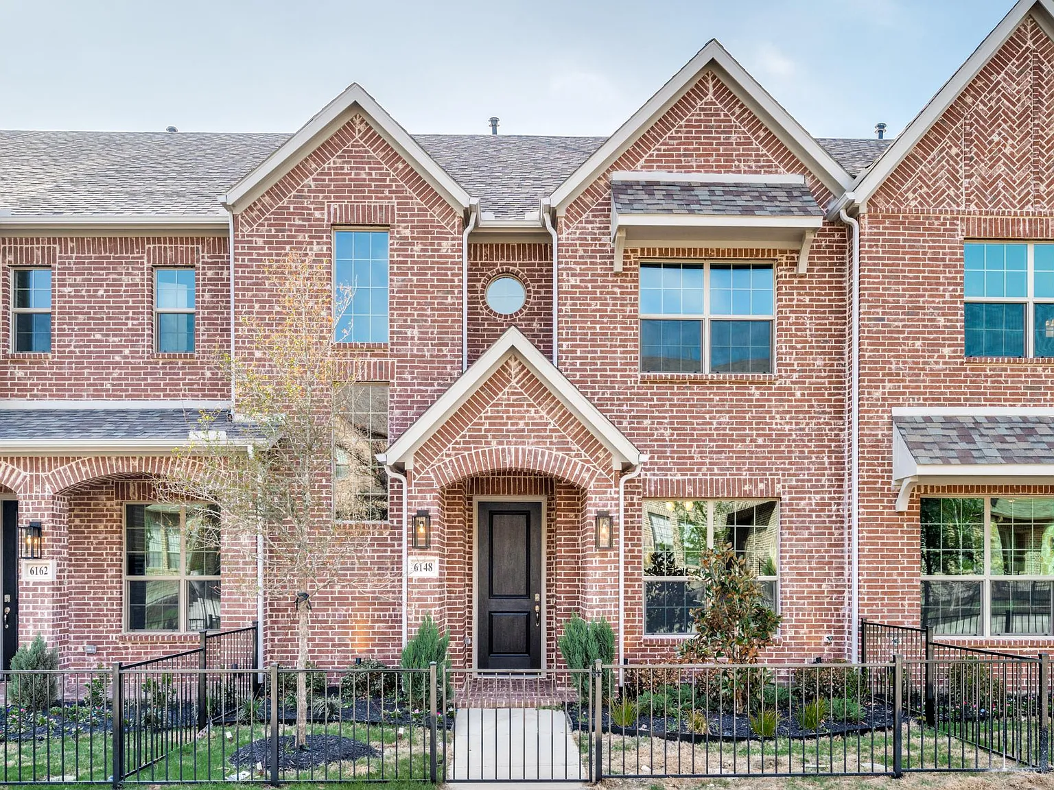 3 bed, 2.5 bath, 1720 sqft, $2,850 — Photo 1