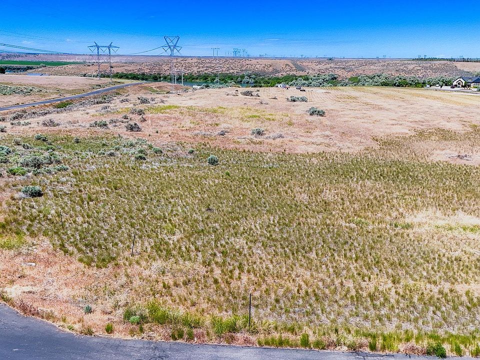 1st image of 12 Snake River Dr
