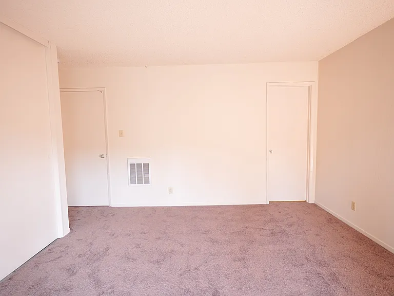 2431 Carlmont Dr #11 — Photo 19