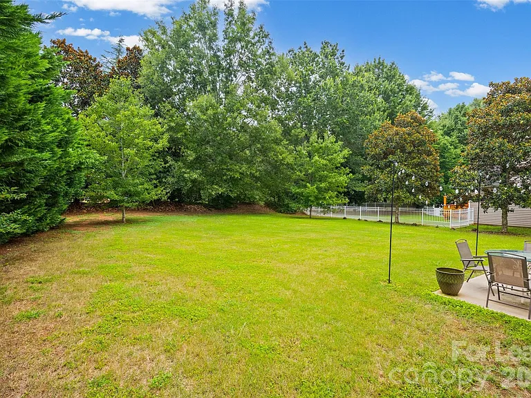 409 Elizabeth Valley Ln — Photo 26