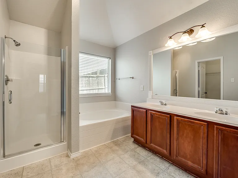 10413 Trevino Ln — Photo 13