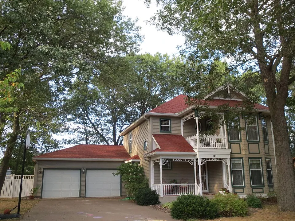 702 Farr Ct