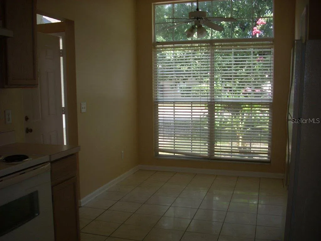 3 bed, 2.5 bath, 1841 sqft, $2,825 — Photo 3