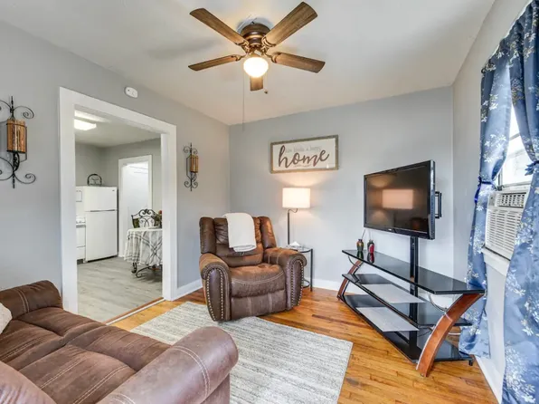 240 N 8th St, Pt Allen, LA 70767