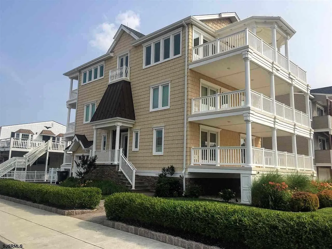 5 bed, 5.5 bath, $7,000 — Photo 1
