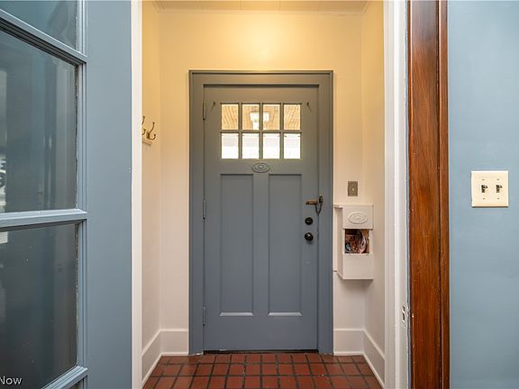 4th image of 451 Fairmount Ave NE