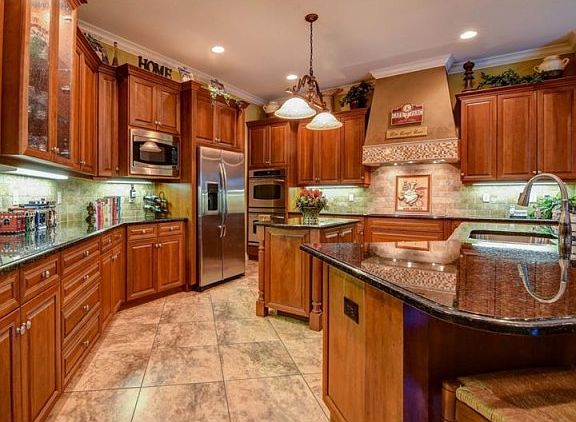 5th image of 2111 Carroll Landing Dr