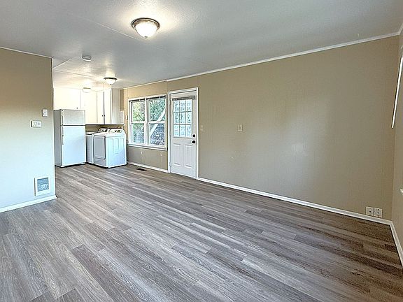 4th image of 3324 Tarabochia St