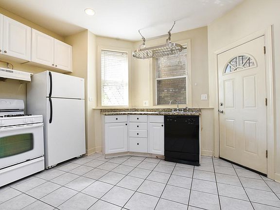 4th image of 4925 N Winchester Ave #1