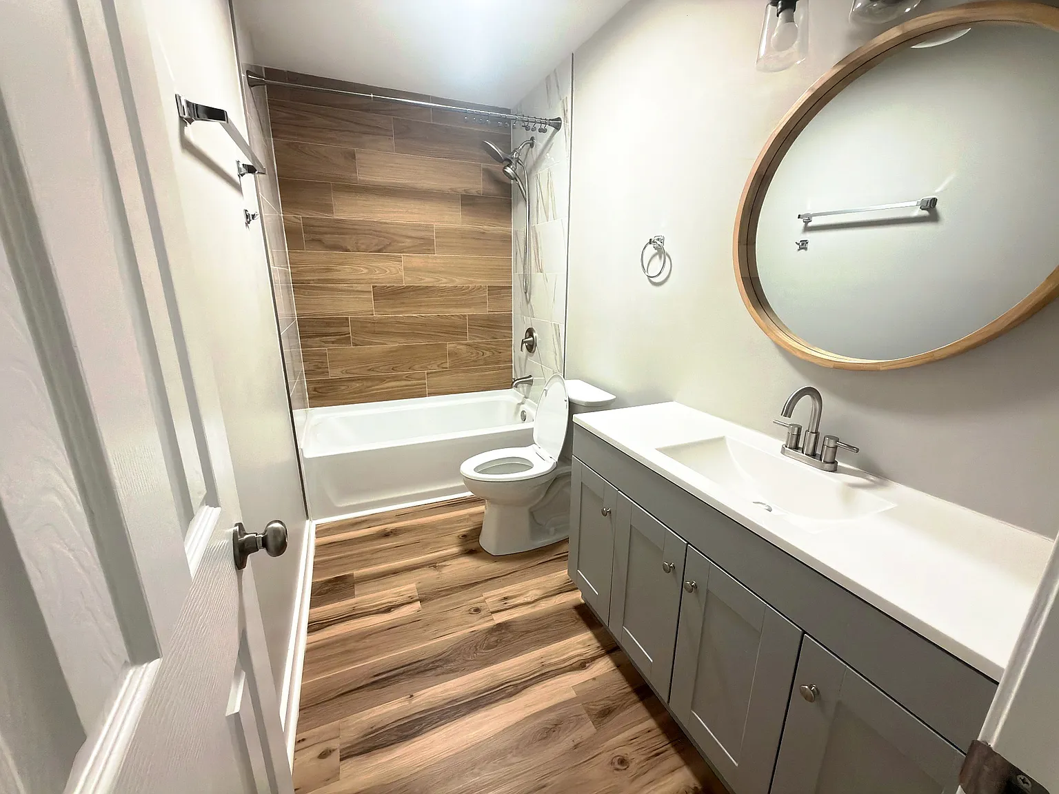 1 bed, 1028 sqft, $1,450 — Photo 4