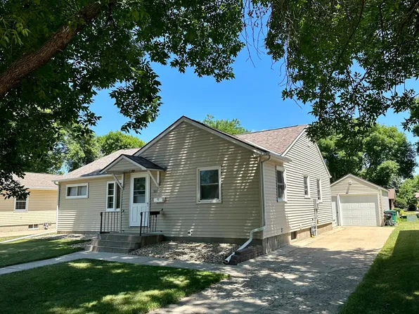 705 Brian St, Marshall, MN 56258