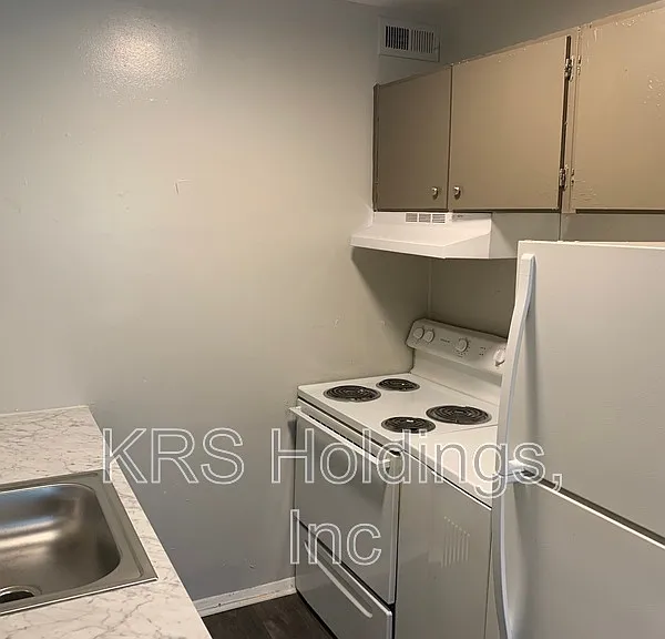 1227 Nelson St #A — Photo 3