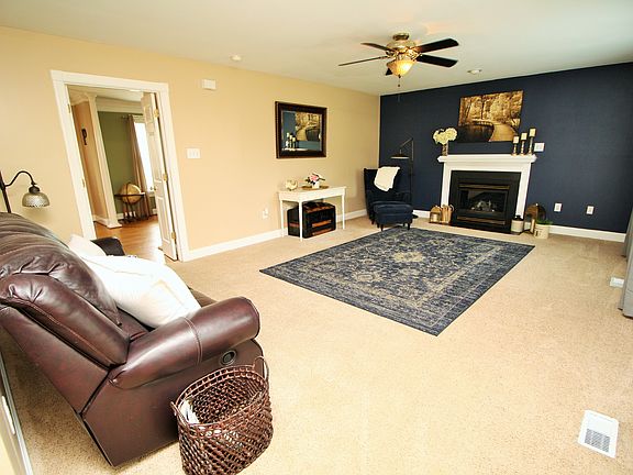 4th image of 8023 Lake Haven Dr
