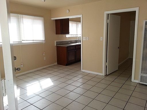 5th image of 312 S Willie James Jones Ave