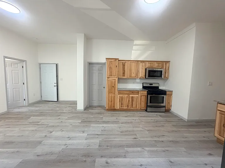 124 Winfield Ave #1 — Photo 18