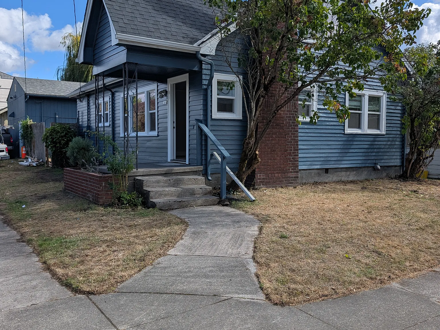 3 bed, 1636 sqft, $4,100 — Photo 1