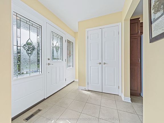 4th image of 57 Dawson Cres