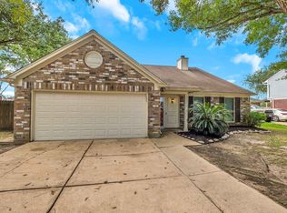 5216 Spring Branch Dr, Pearland, TX 77584