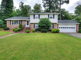 109 Nottingham Dr, Colonial Heights, VA 23834