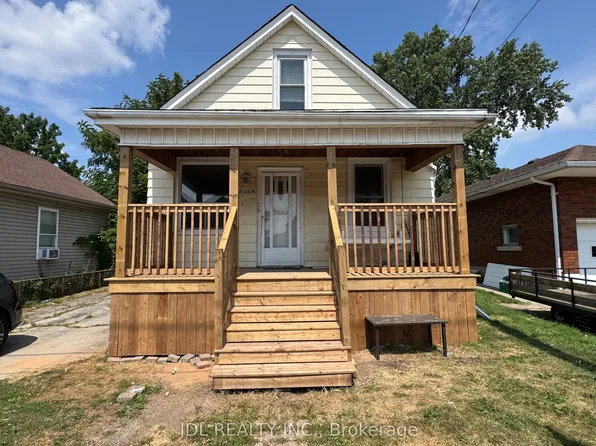 6269 Ash St, Niagara Falls, ON L2G 2H4