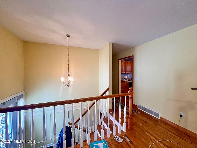 3rd image of 57 Marriner Avenue
