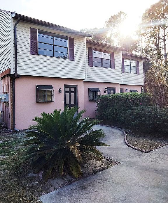 1st image of 134 Lavender Ave #134