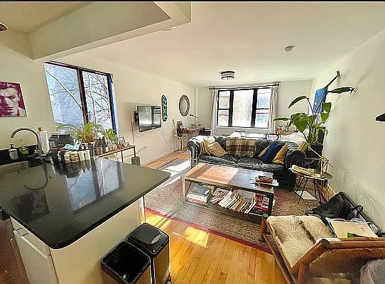 1st image of 190 E 7th St APT 503