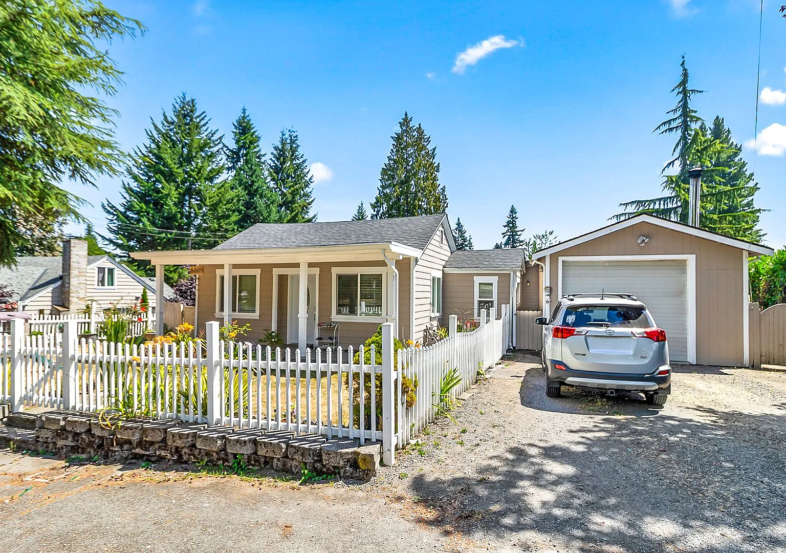 Everett 1 bedroom 3/4 bath detached unit — Photo 1