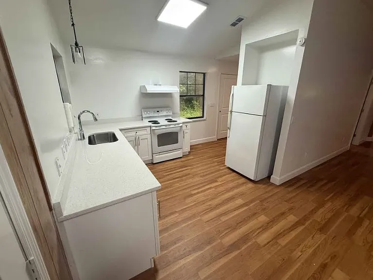 2230 Endsley Rd — Photo 13