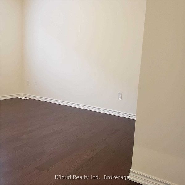 Brampton House for rent - 3 Bedrooms — photo 10