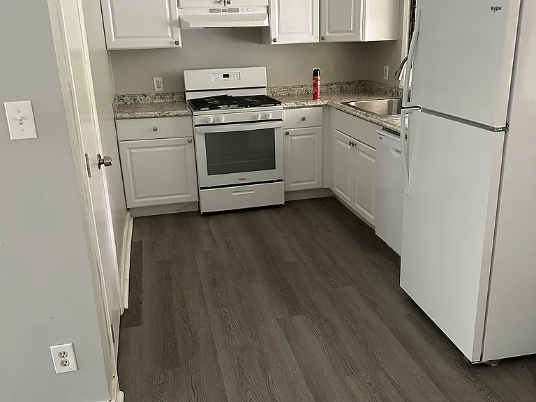 5208 Kingswood Cir — Photo 2