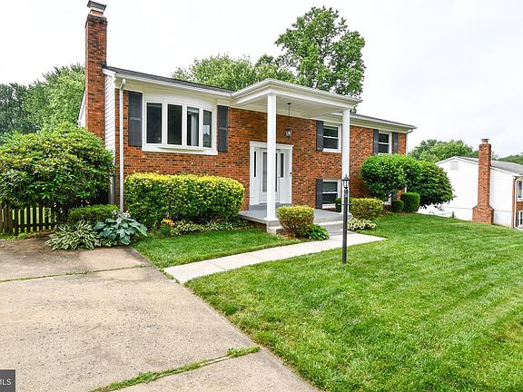 3rd image of 4925 Kirkdale Dr