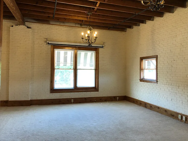 235 E Main St #F — Photo 10